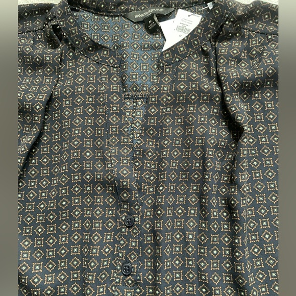NWT Banana Republic Women's Black Patterned Top - Picture 7 of 7